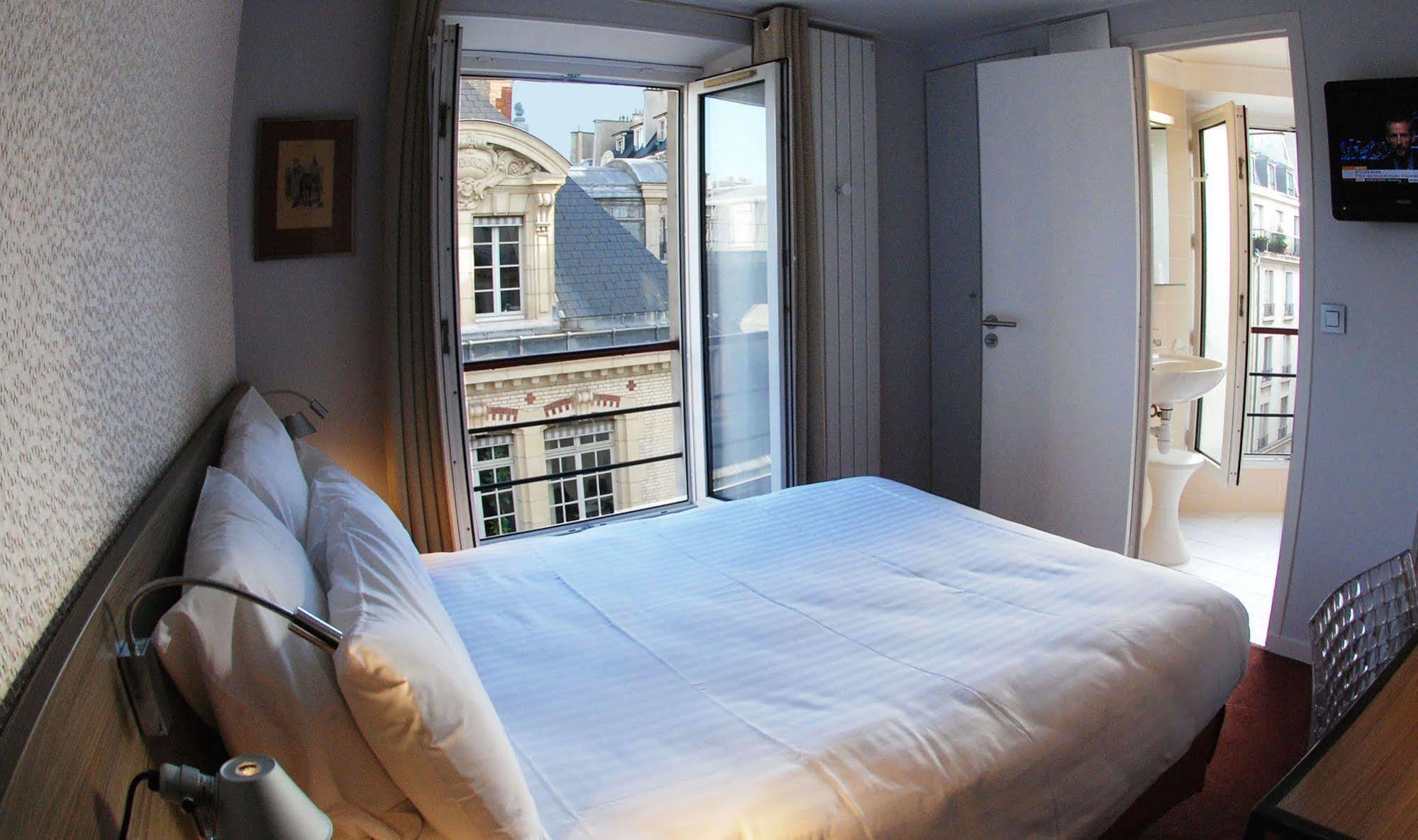 Hotel Des 3 Colleges Paris Exterior photo